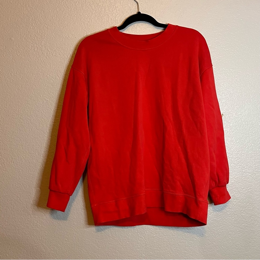 Lululemon Perfectly Oversized Crew
Carnation Red size 6 $108